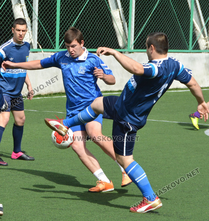 „Дърти хлапета” ритат срещу „Голям девисил” в аматьорски футболен турнир