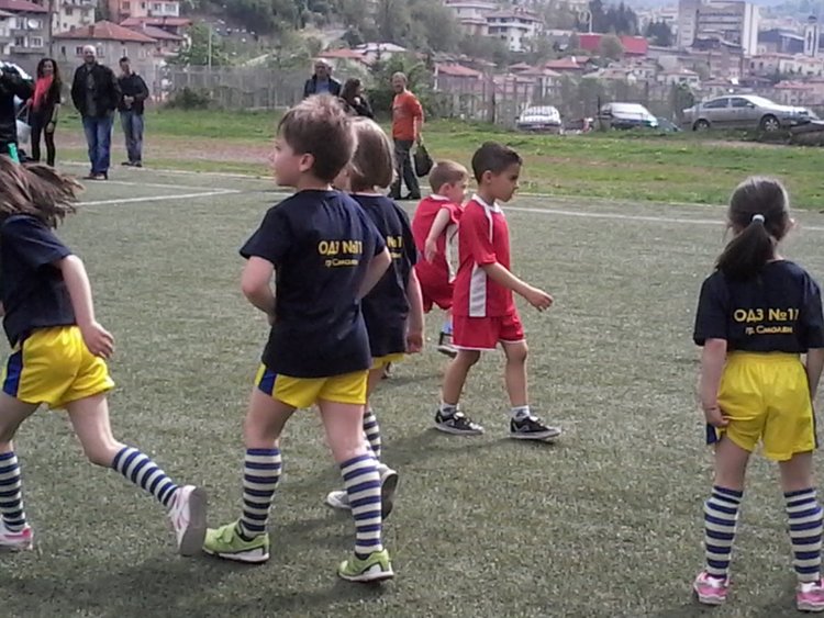 97 малчугани ритат днес под надслов „Аз ще стана футболист”