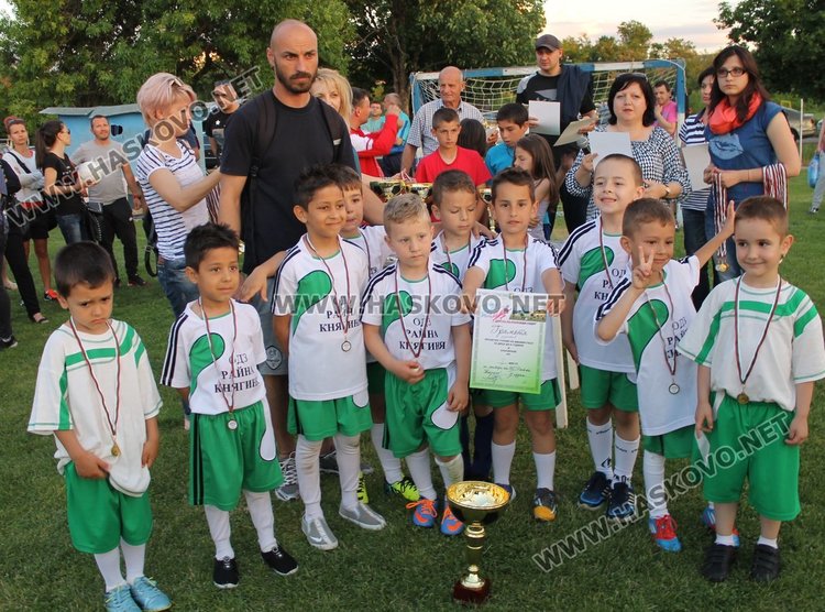 Тимът на "Райна Княгиня" победи при 3-ите групи