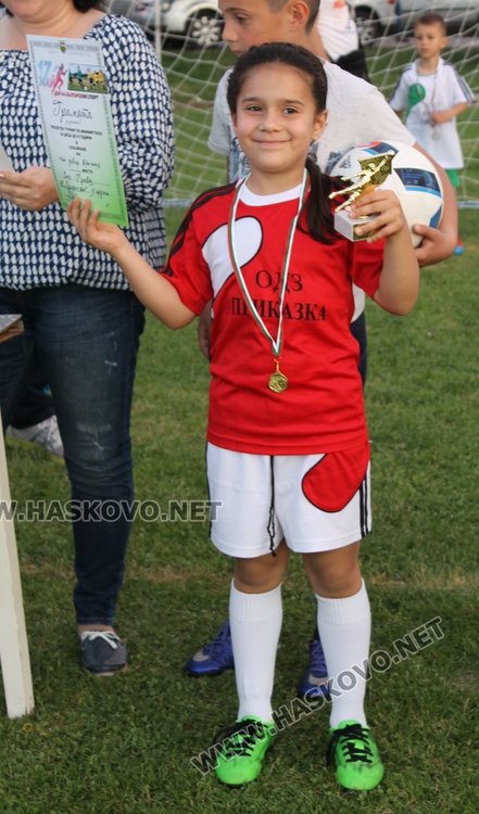 Отборите на "Слънце" и "Райна Княгиня" - победители в турнира по футбол за детските градини