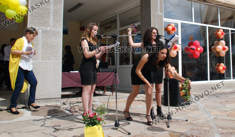 Митничарка отличник на ФСГ, 124 вече без нужда от извинителни бележки