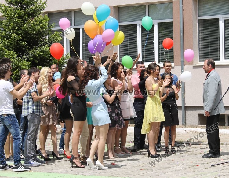 52-ма каравеловци се разделиха с училището днес