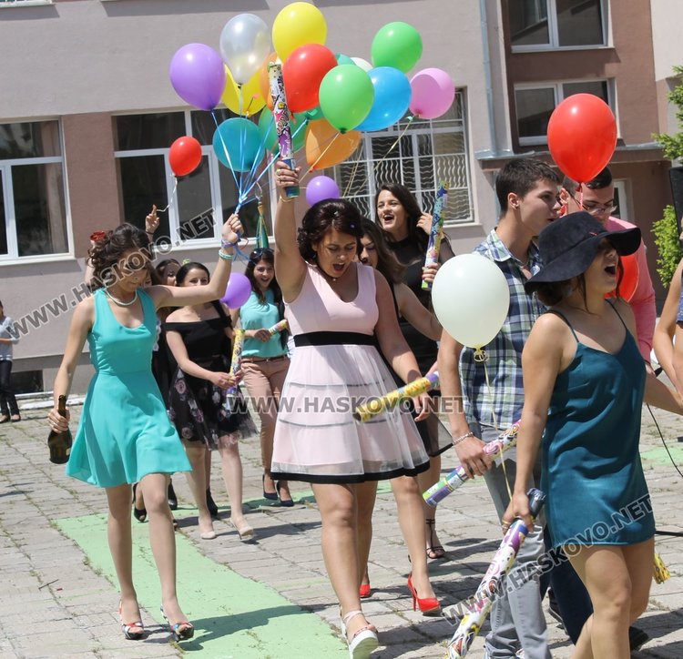 52-ма каравеловци се разделиха с училището днес