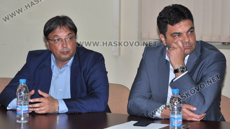 Източват част от водата в замърсените кладенци в Хасково за нови проби