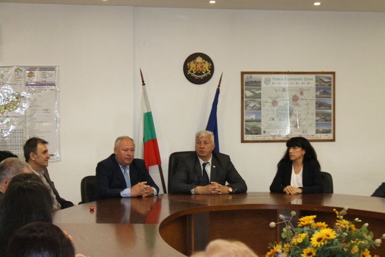 Областният управител Здравко Димитров представи на служителите на ОА-Пловдив новите си заместници