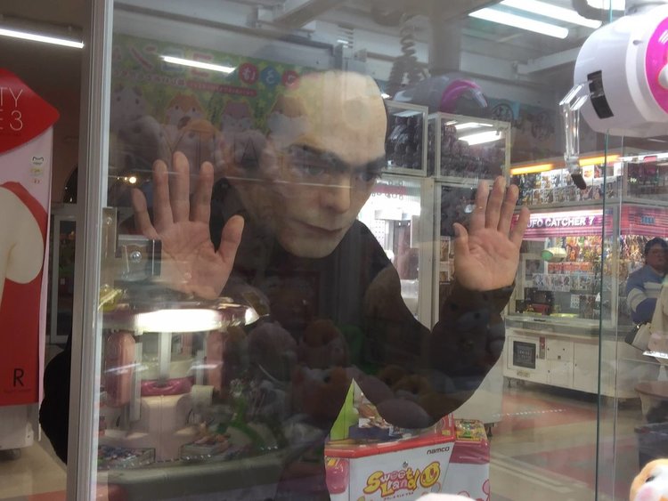 Защо хиляди хора сънуват едно и също лице (видео)