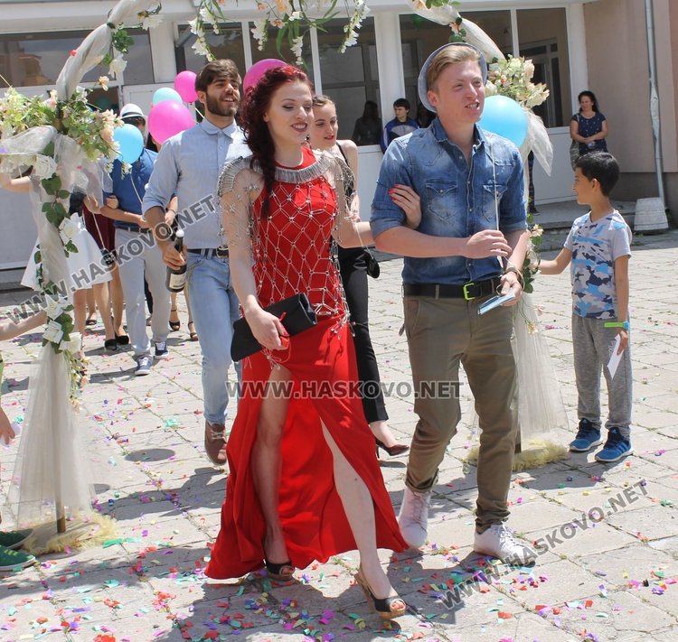 52-ма каравеловци се разделиха с училището днес