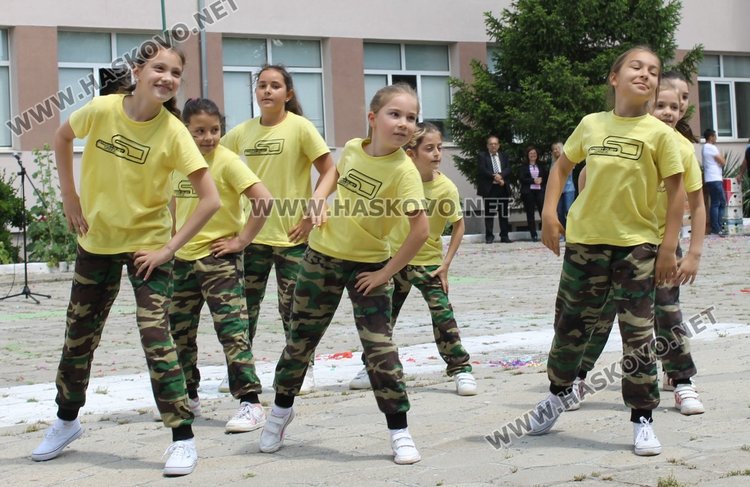 52-ма каравеловци се разделиха с училището днес