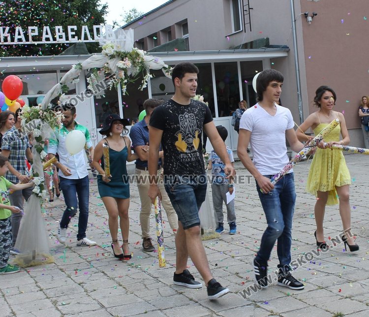 52-ма каравеловци се разделиха с училището днес