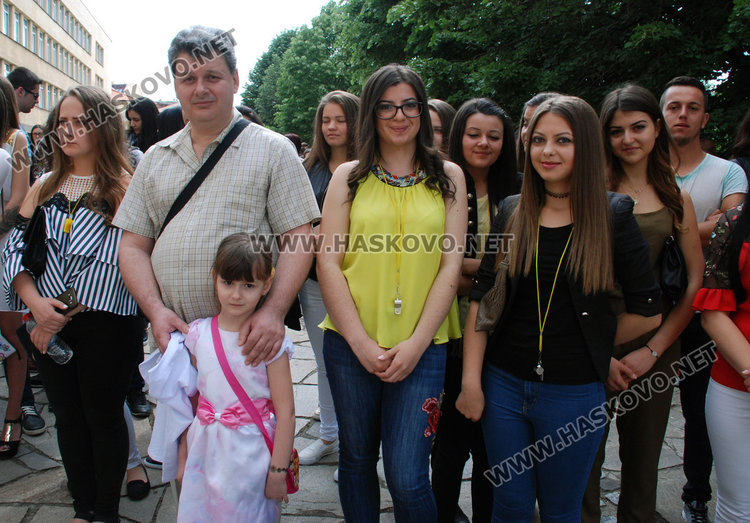 Митничарка отличник на ФСГ, 124 вече без нужда от извинителни бележки