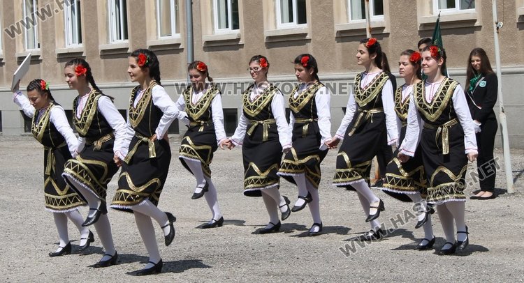 75 зрелостници изпрати Езиковата гимназия в Димитровград