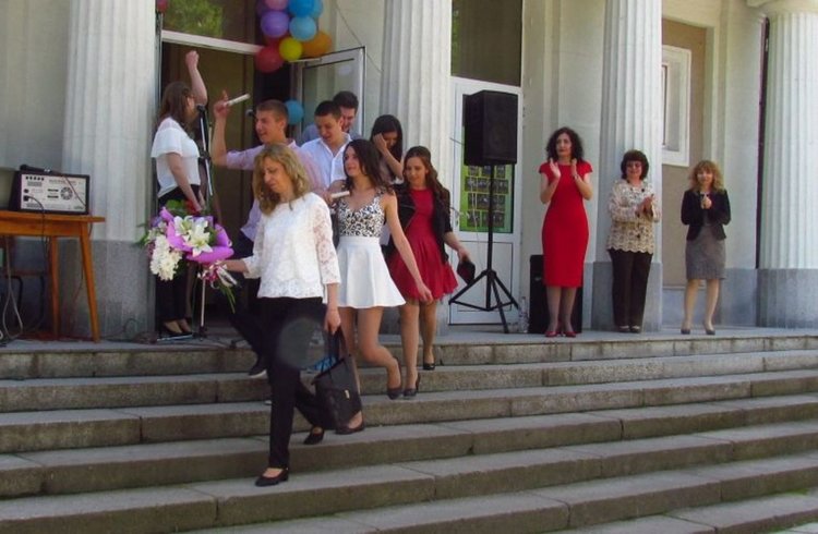 Вазовци изпратиха своите абитуриенти