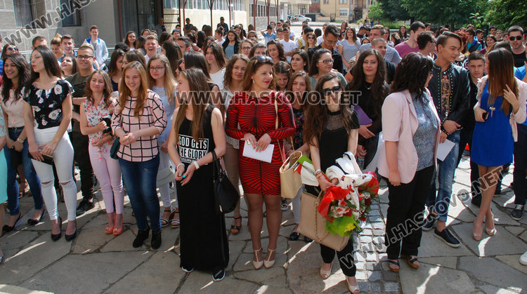 Митничарка отличник на ФСГ, 124 вече без нужда от извинителни бележки