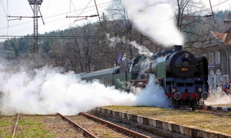 Парен локомотив води "Тракийски романс"