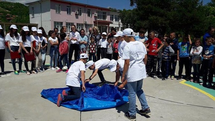 Ученически сръчности демонстрираха в ОУ”Н.Й.Вапцаров” в село Рани лист