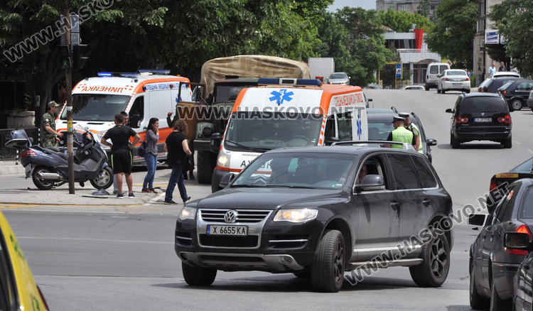 Моторист и възрастна жена в болница след катастрофа на „Дунав“ и „Раковски“