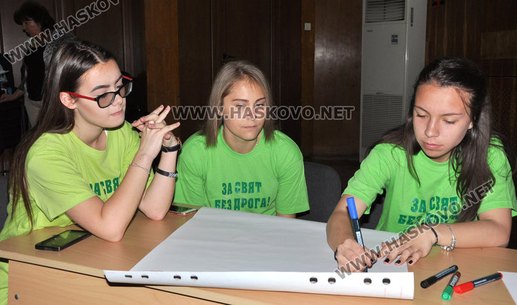 Доброволци: Наркотикът не се пробва, той се започва