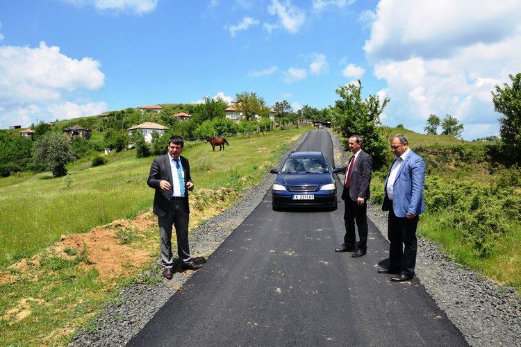 Асфалтираха пътя за Левци, отсечката ще скъси с 10 км разстоянието до Кърджали