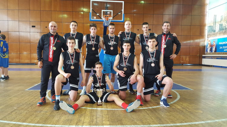 Баскетболистите на ПМГ с бронз от финала на ученическите игри