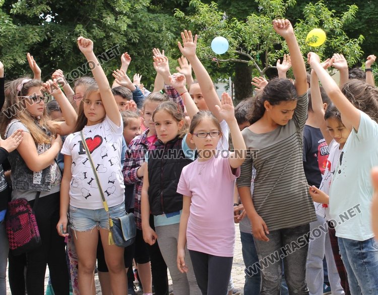 Отличиха най-активните читатели на детски книжен празник в СУ "Любен Каравелов"