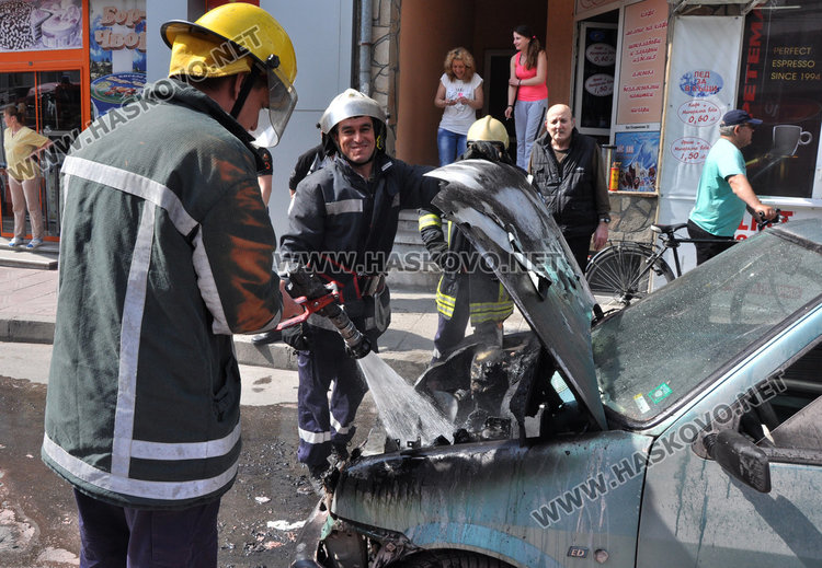 Фиат на пенсионер пламна в движение по „Съединение“