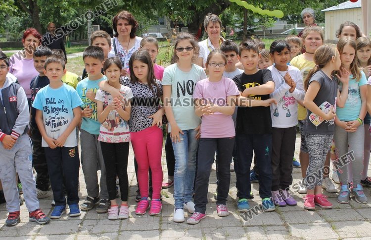 Отличиха най-активните читатели на детски книжен празник в СУ "Любен Каравелов"