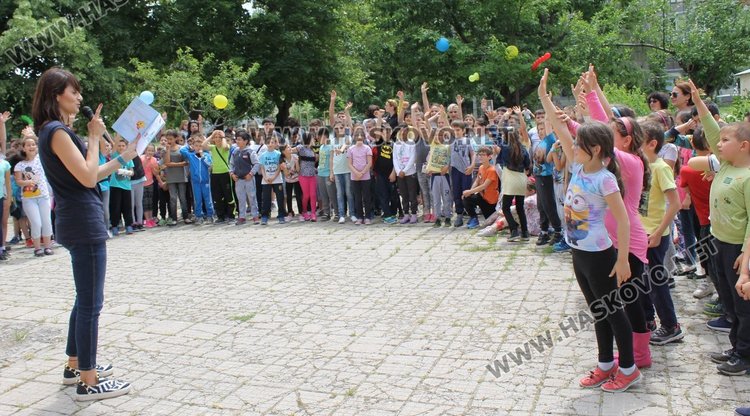 Детски книжен празник организираха днес в Средно училище "Любен Каравелов" - Димитровград
