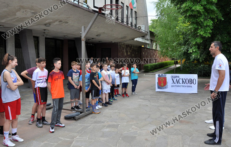 Топки за игра на открито за стрийтбол шампиони