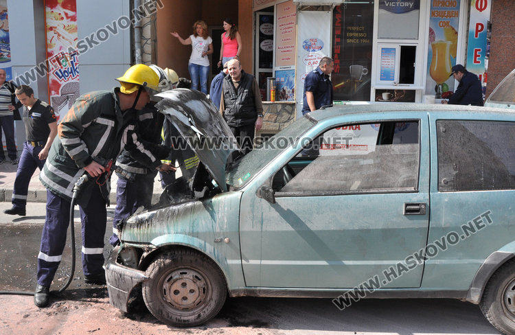 Фиат на пенсионер пламна в движение по „Съединение“