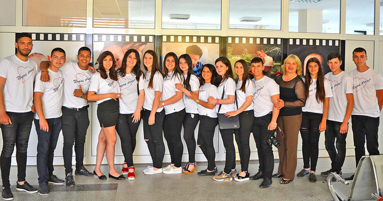 Абитуриенти купиха апаратура за АГО с пари от тоалети