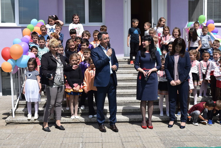  Кметът откри реновираната детска градина „Баба Тонка“,общината плати санирането