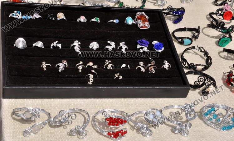 В чаршията на Хасково: „Българско е“ предлага ръкоделия родно производство