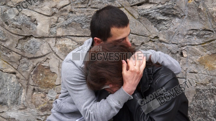 Валентина Семерджиева не може да сдържа сълзите си