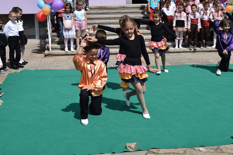  Кметът откри реновираната детска градина „Баба Тонка“,общината плати санирането