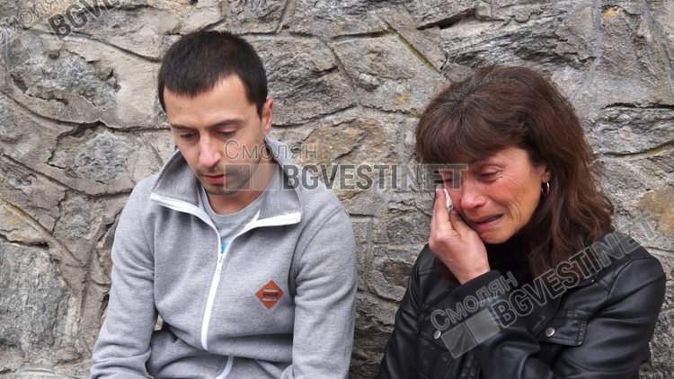 Братът и майката на изчезналия Димитър