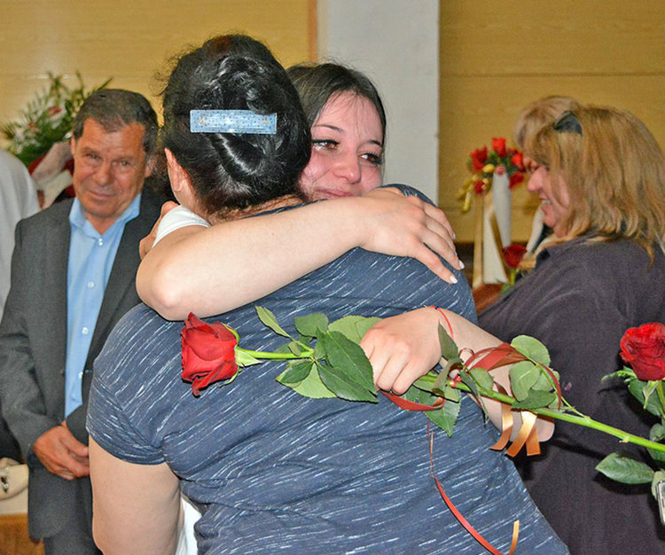 Абитуриенти купиха апаратура за АГО с пари от тоалети