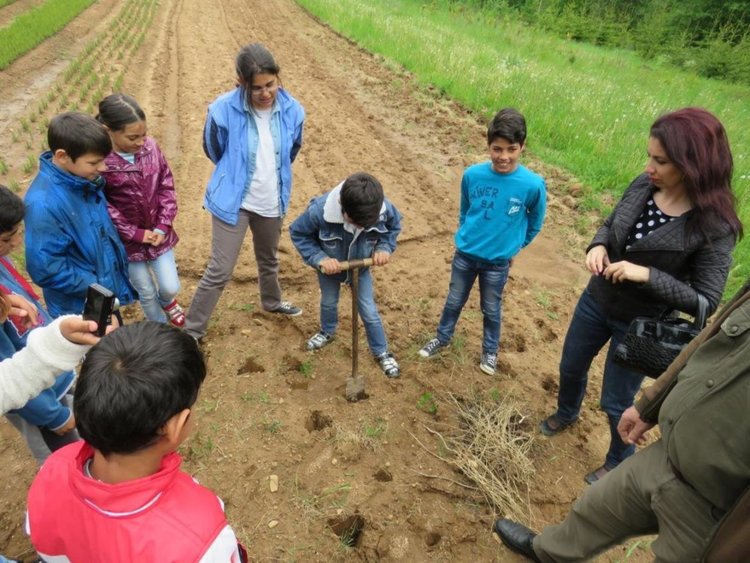 „По пътя на семенцето" отведе деца в Горския разсадник в село Смилян с ЮЦДП-Смолян