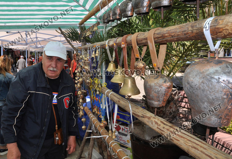 В чаршията на Хасково: „Българско е“ предлага ръкоделия родно производство