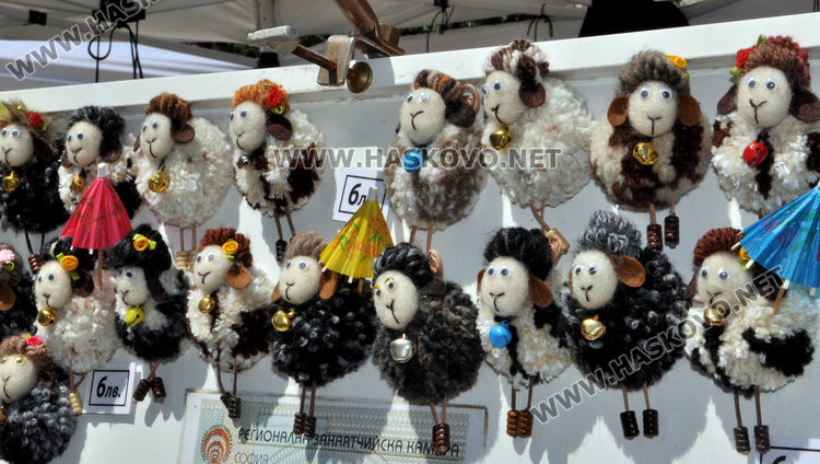 В чаршията на Хасково: „Българско е“ предлага ръкоделия родно производство