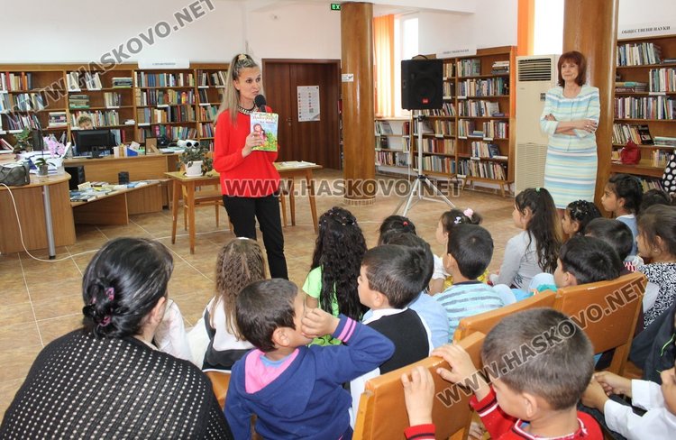 Авторът на детски книжки от Бургас Теодора Вълева гостува днес в Градска библиотека "П.Пенев"