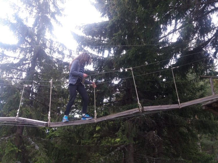  Над 100 деца катерят изкуствената стена недалеч от Невястата в памет на покорителя на Еверест Христо Христов