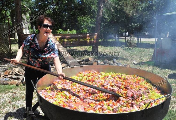 Стотици на „Китна Тракия“ в Кенана, довечера нестинарски танц (обновена)