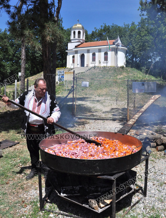 Стотици на „Китна Тракия“ в Кенана, довечера нестинарски танц (обновена)