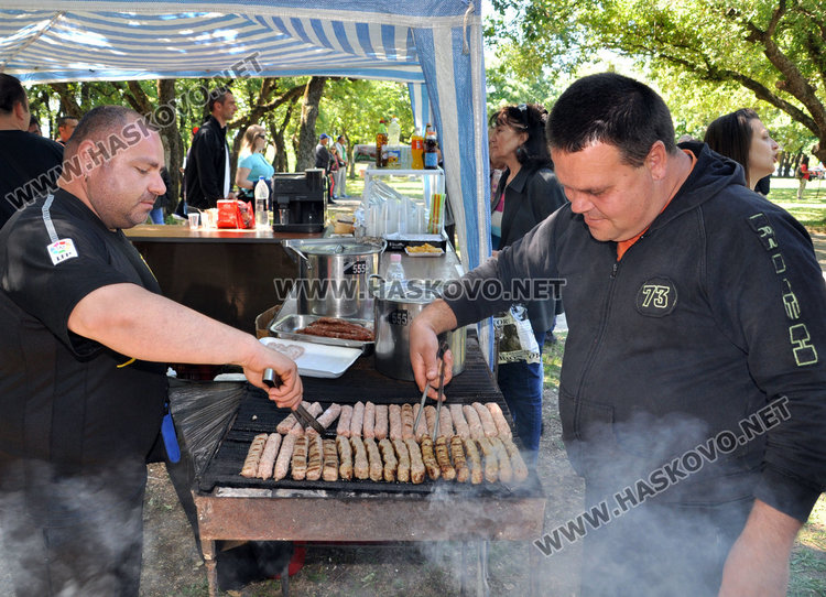 Стотици на „Китна Тракия“ в Кенана, довечера нестинарски танц (обновена)