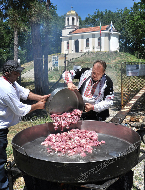 Стотици на „Китна Тракия“ в Кенана, довечера нестинарски танц (обновена)