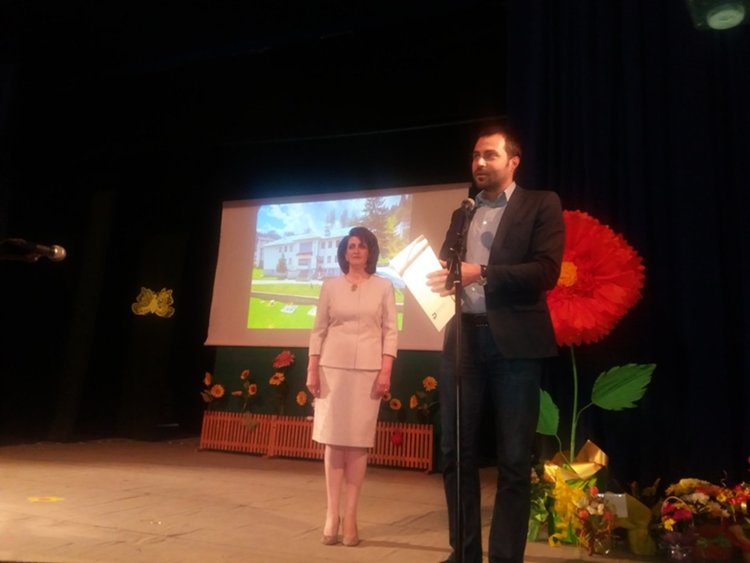 Детска градина &bdquo;Славейче&rdquo;,където са получили уроци по родолюбие поколения родопчани, стана на 70 