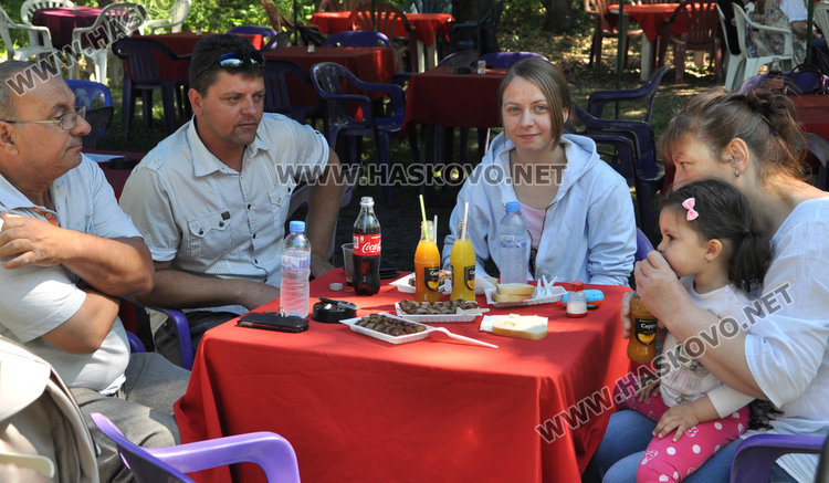 Стотици на „Китна Тракия“ в Кенана, довечера нестинарски танц (обновена)