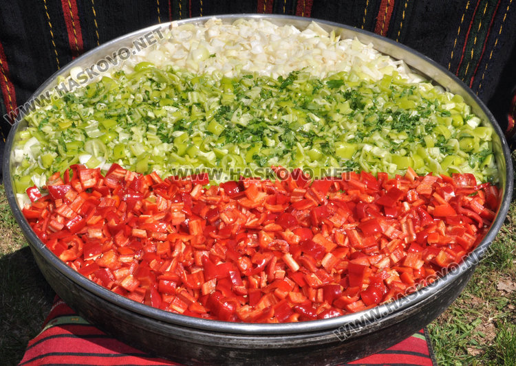 Стотици на „Китна Тракия“ в Кенана, довечера нестинарски танц (обновена)