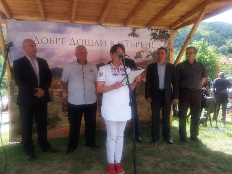 Първият по рода си Център за проектно базирано обучение е в Търън, откриха го с празник за цялото село