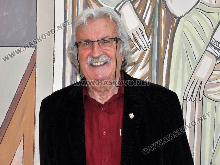 Ново пано на художника Христо Панев украси училището в Крепост